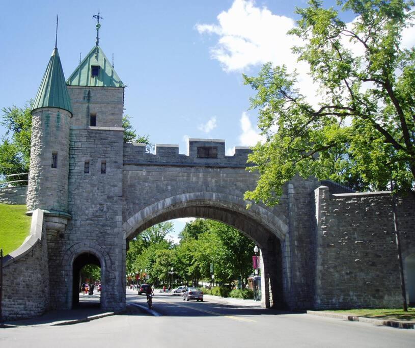 Initial / Medzi / Centre-Ville De Quebec Kültér fotó